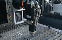 Wie hoch ist die Lebensdauer einer Laserschneidmaschine?